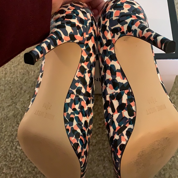 NWT Nine West Multicolor Heels - Picture 6 of 9